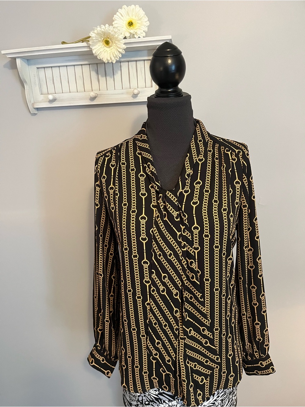 Banana Republic Black Blouse Tie front with Gold Chain Print EUC